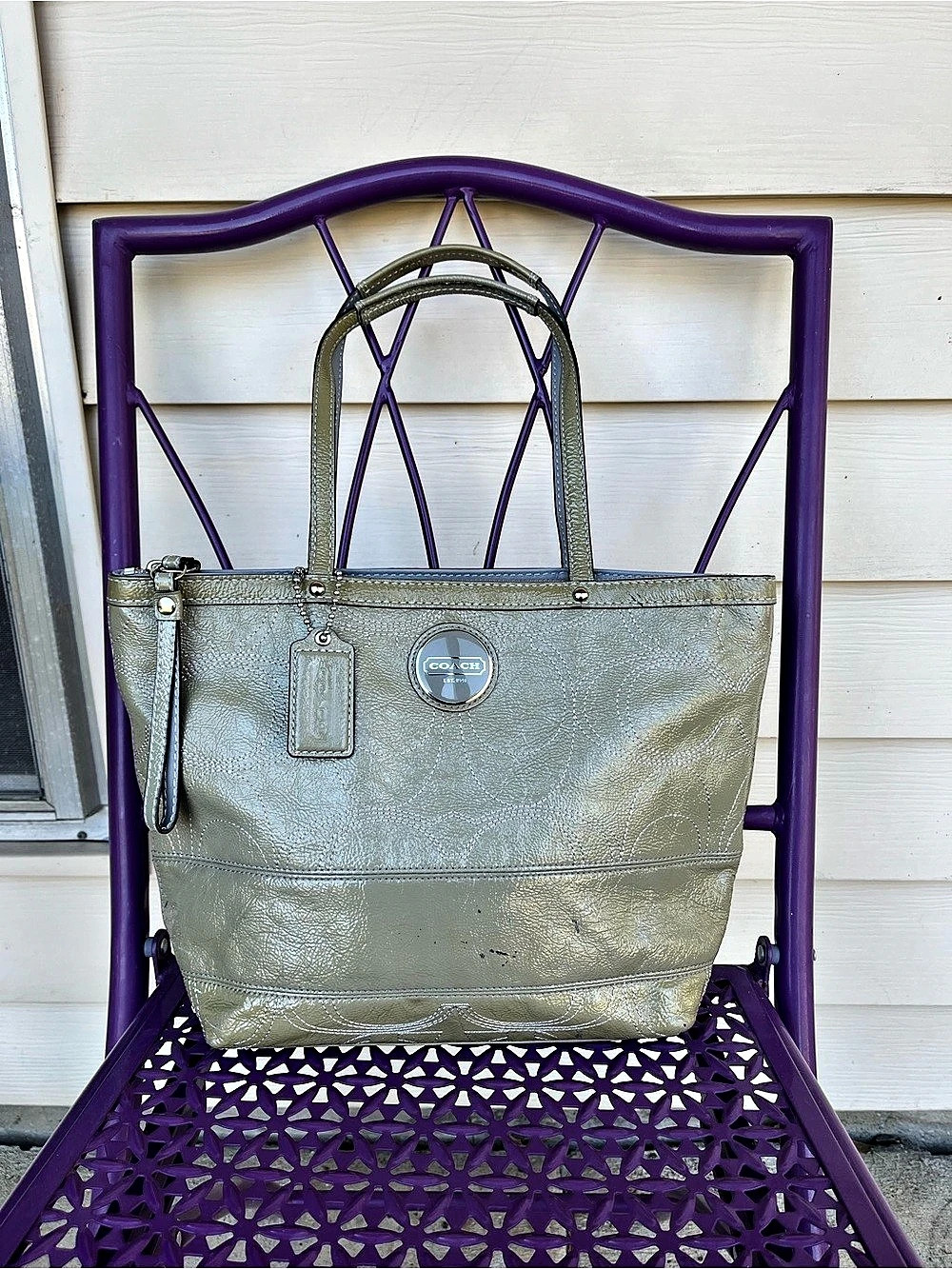 Coach signature leather shoulder bag gray with navy interior